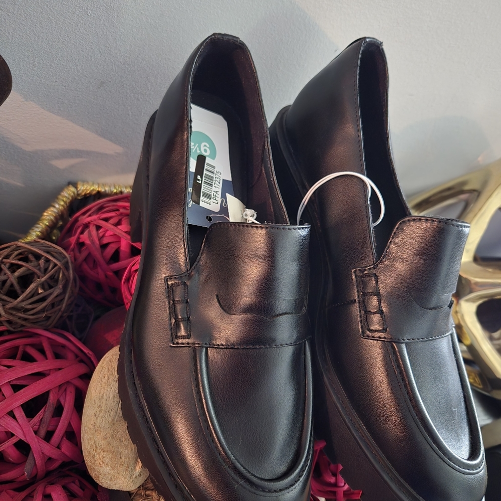 NWT Universal Thread Black Chunky Loafers with Memory Form - Picture 7 of 8